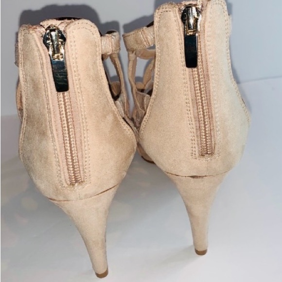 Kelly & Katie Talinia Sandal - Picture 2 of 6